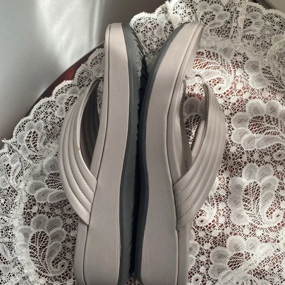 Vionic Thong Sandals Arch Support Comfort Quality - Picture 4 of 6